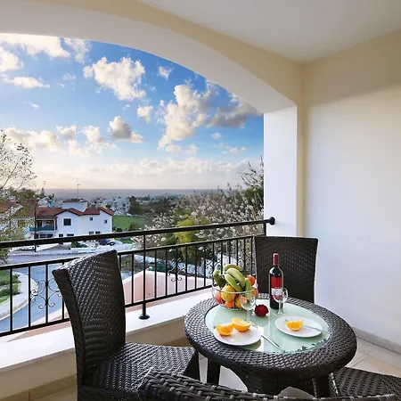 Chloraka Terrace Apartment *